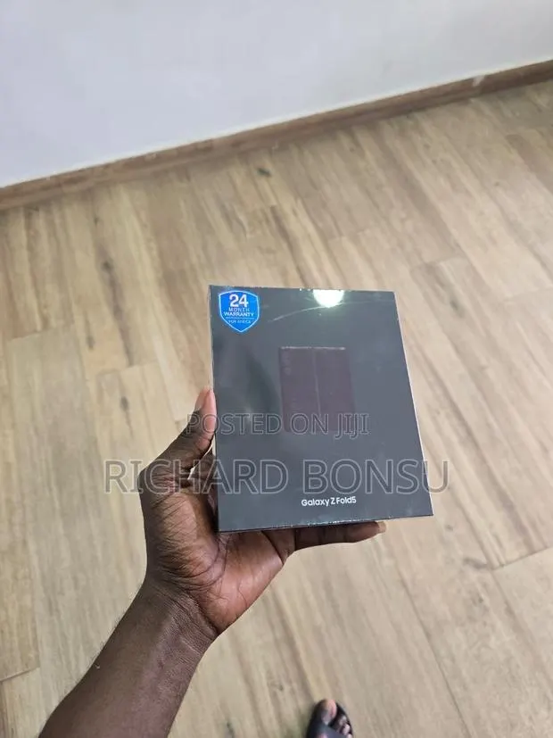 New Samsung Galaxy Z Fold 5 512 GB Black · Photo 1