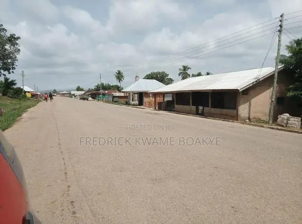 One Acre Farm Land for Sale at Mankranso Baaniekrom · Photo 1