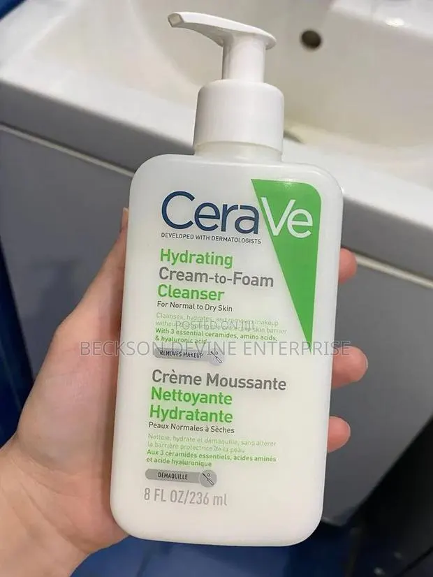 CeraVe Hydrating Cream-to-Foam Cleanser 236ml · Photo 1