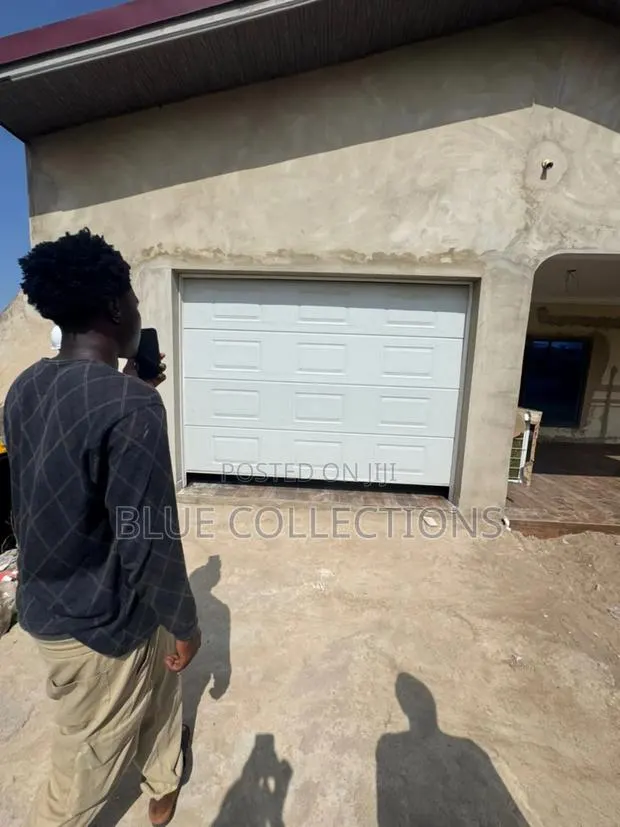 Smart Garage Door · Photo 1