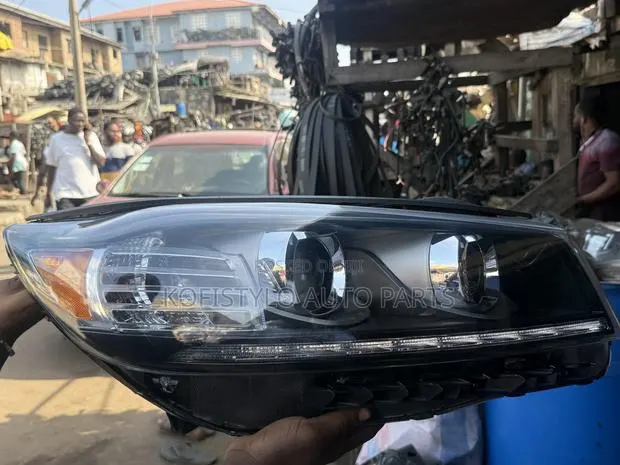 Sorento 2019 Headlight Right · Photo 1