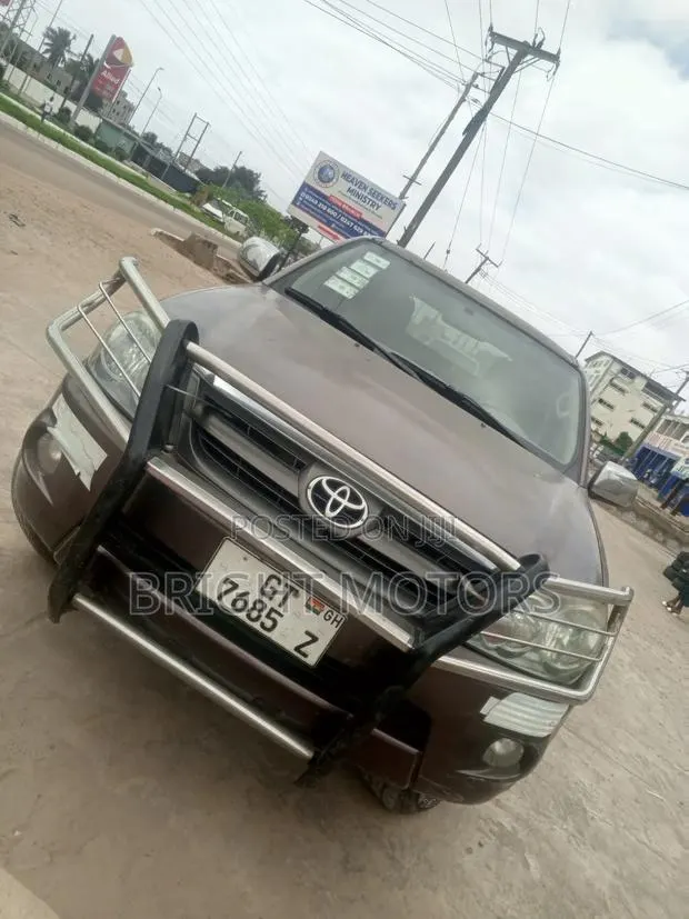 Toyota Fortuner 2.7 AWD 2009 Brown · Photo 1