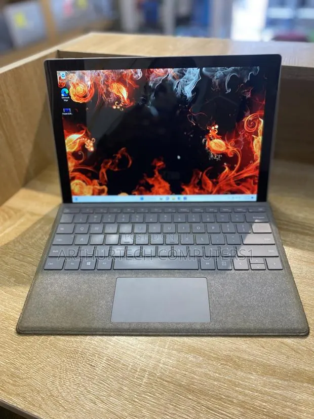 Laptop Microsoft Surface Pro 5 8GB Intel Core i7 SSD 256GB · Photo 1
