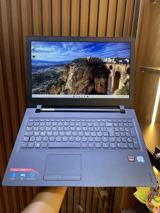 Laptop Lenovo IdeaPad 1 8GB Intel Core i7 SSD 256GB · Photo 1