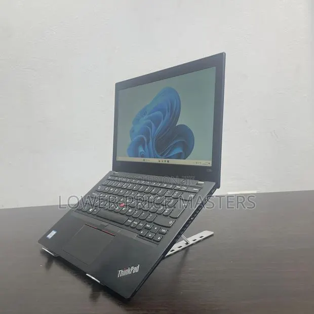 New Laptop Lenovo ThinkPad X280 16GB Intel Core i5 SSD 256GB · Photo 1
