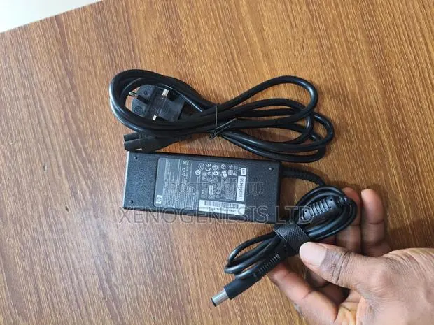 Hp Probook Charger 19v · Photo 1