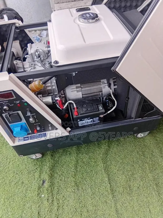 Effortless Uk-Model Diesel Engine 15kva Generator · Photo 1