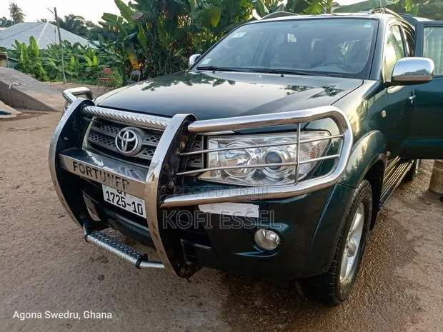 Toyota Fortuner 4.0 AWD 2010 Green · Photo 1