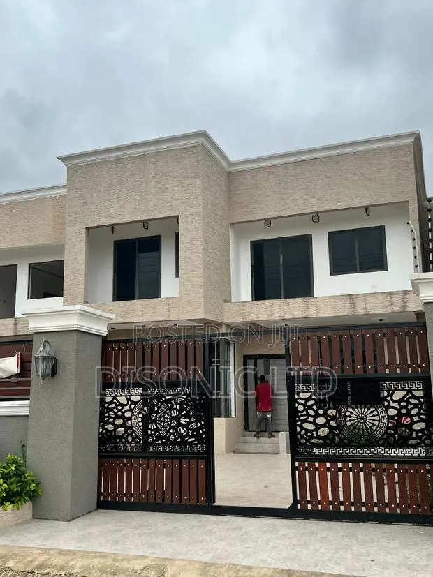 Furnished 4bdrm House in Accra Metropolitan for sale · Photo 1