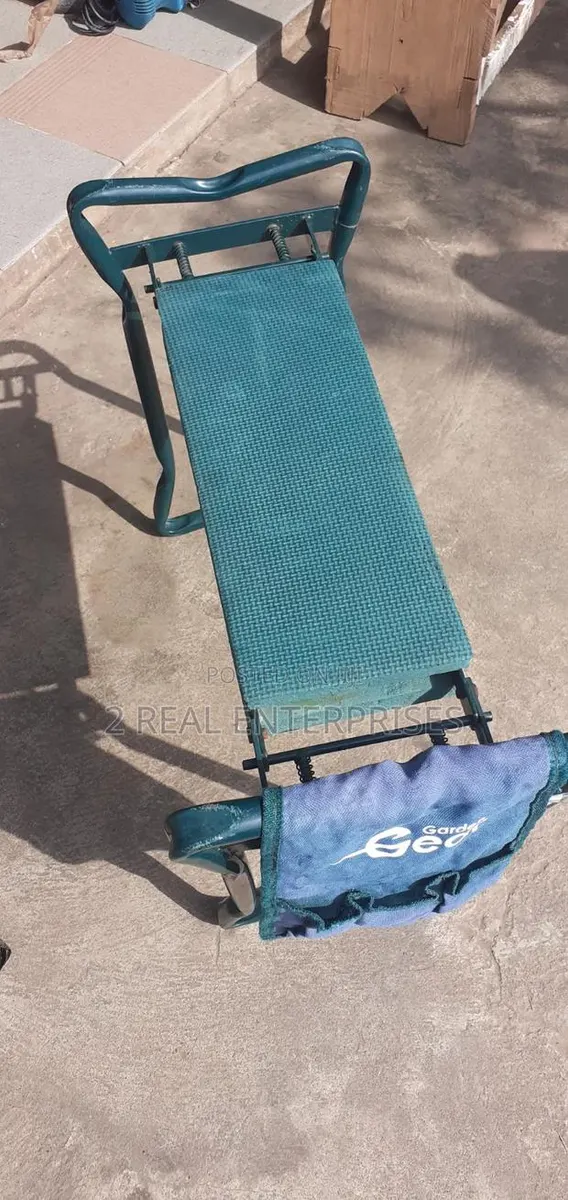 Portable Foldable Garden Kneeler and Seat · Photo 1