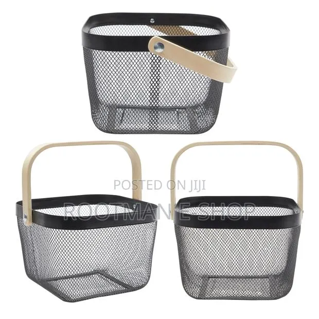 Square Mesh Storage Baskets With Wooden Handles · Photo 1