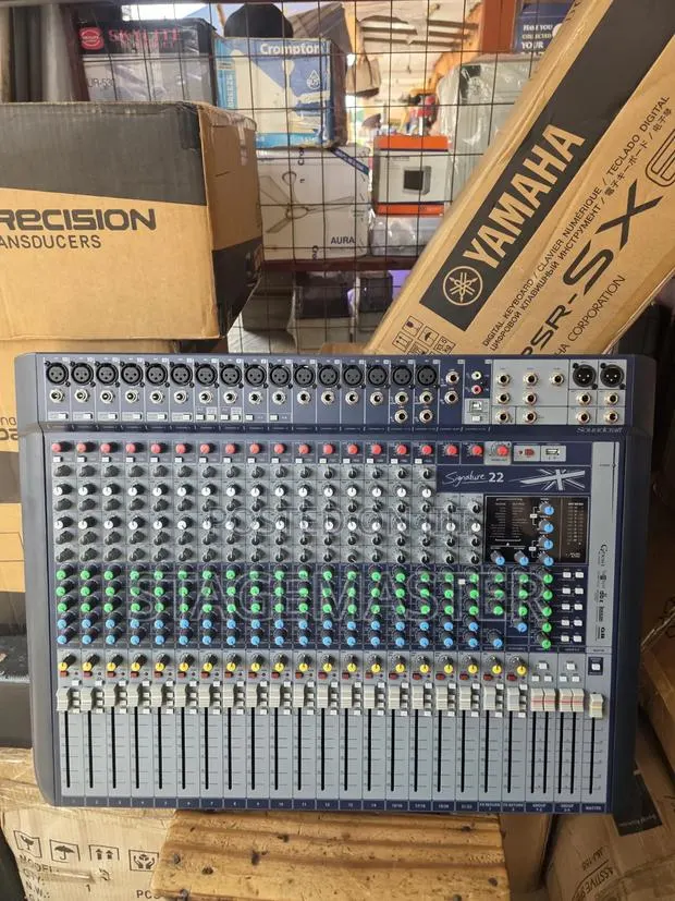 Soundcraft Signature 22 · Photo 1