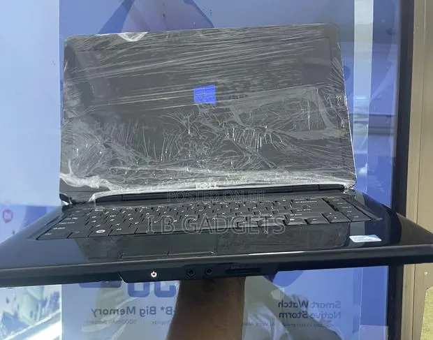 Laptop Dell Inspiron 15 4GB Intel Celeron SSD 60GB · Photo 1