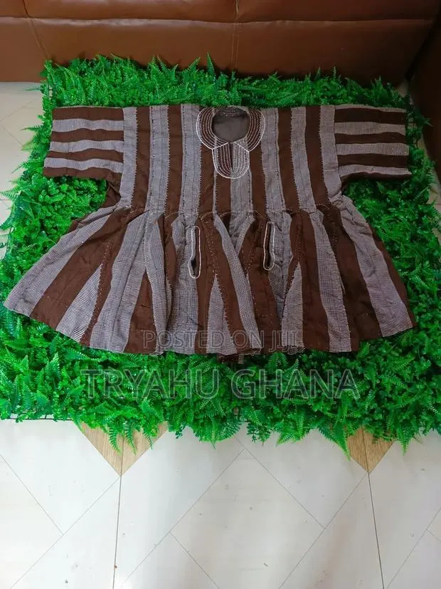 Buy All Your Original Handmade Smocks at Tryahu · Photo 1