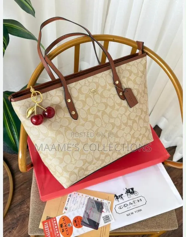 Coach Tote Ladies Handbag With Mini Purse · Photo 1