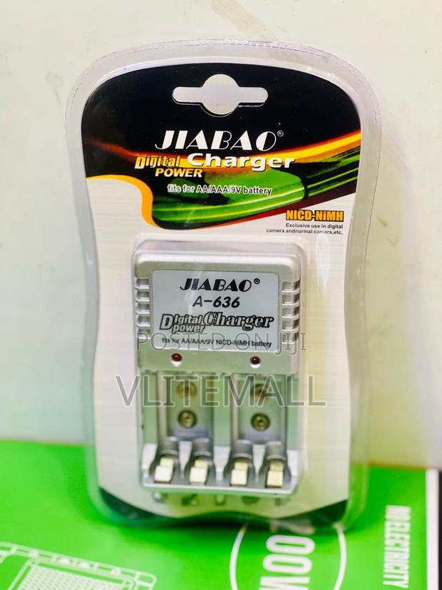 JIABAO JB-636 Rechargeable Battery Charger For AA/AAA/9V · Photo 1