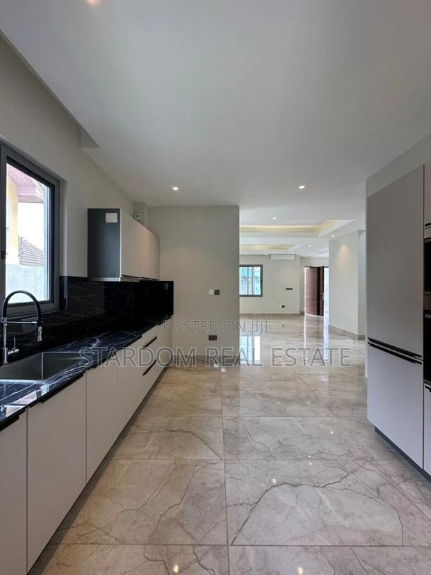 4bdrm Duplex in East Legon for rent · Photo 3