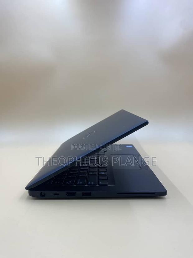 New Laptop Dell Latitude 7390 8GB Intel Core I7 SSD 256GB · Photo 1
