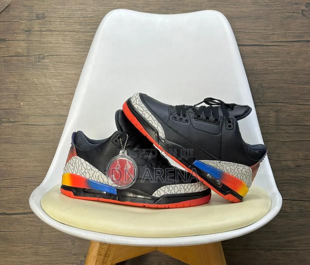 Air Jordan Sneakers Size 38 to 46 Original Neatly Package · Photo 3
