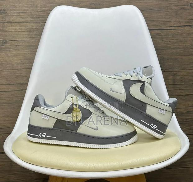 Air Jordan Sneakers Size 38 to 46 Original Neatly Package · Photo 4