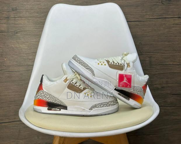 Air Jordan Sneakers Size 38 to 46 Original Neatly Package · Photo 8
