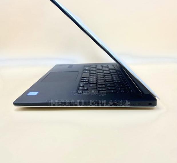 New Laptop Dell Precision 5530 8GB Intel Core I7 SSD 256GB · Photo 2