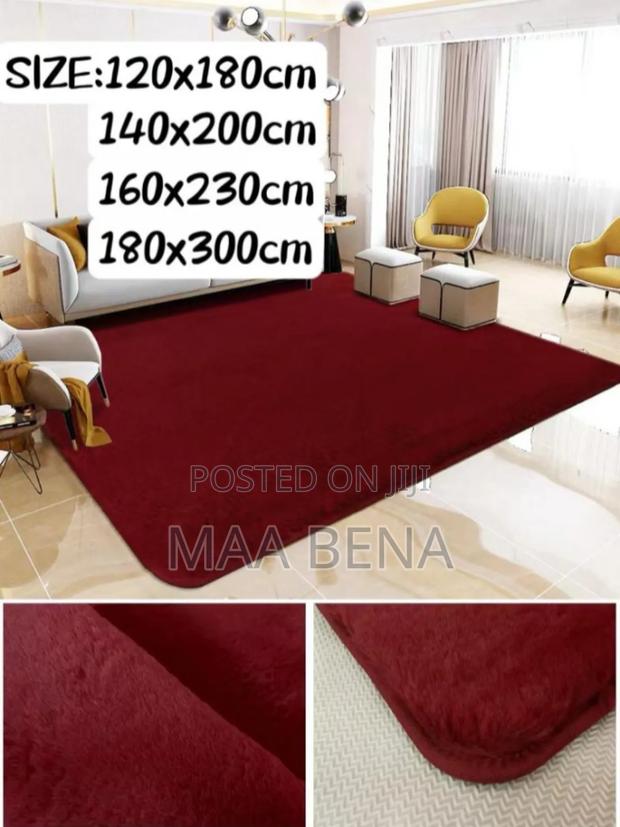 Fluffy Center Carpet (Large) · Photo 4