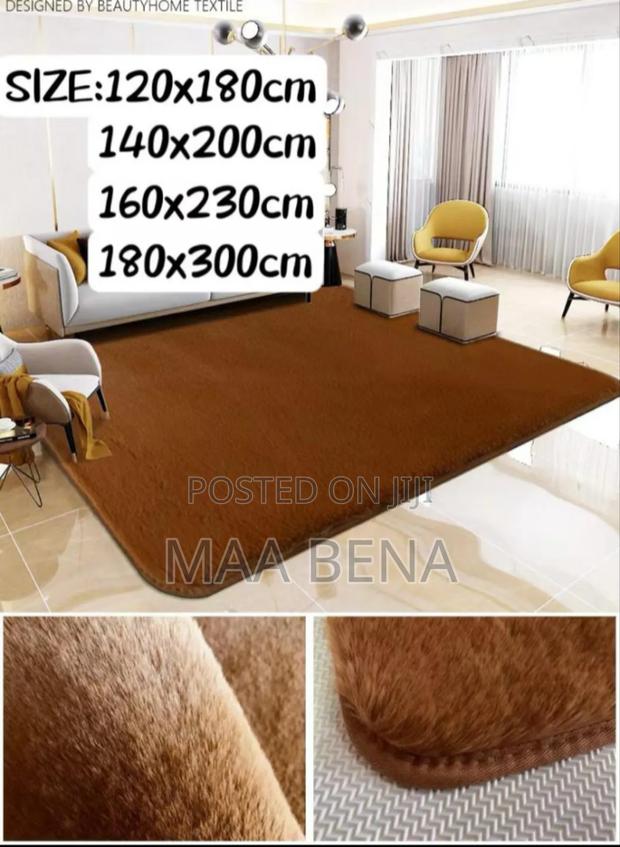 Fluffy Center Carpet (Large) · Photo 5
