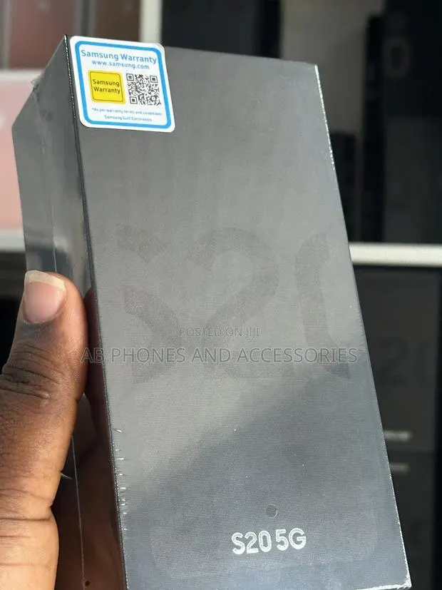 New Samsung Galaxy S20 128 GB Black · Photo 1