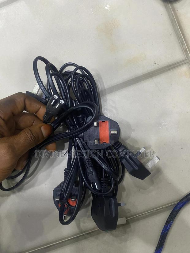 Original Two Pin Power Cord With Fuse · Photo 2