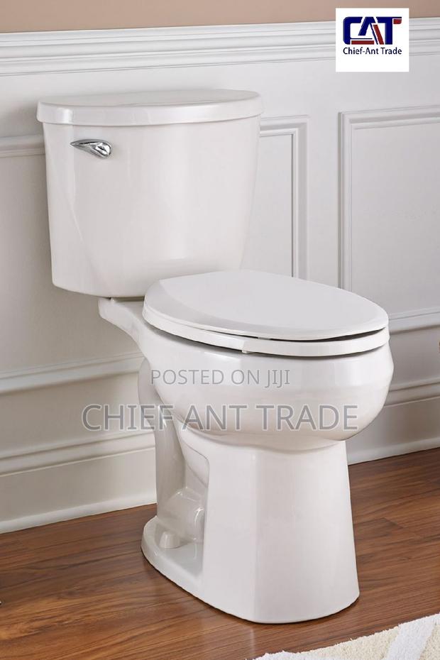 Toilet Seat Water Closet · Photo 2
