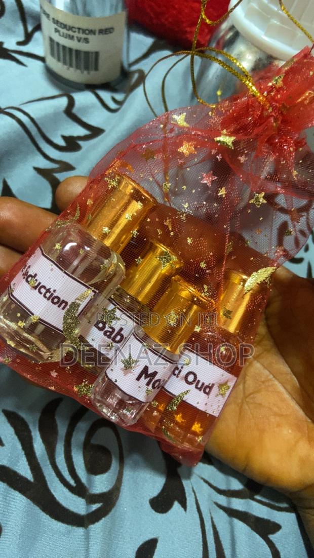 Perfume Oils · Photo 7