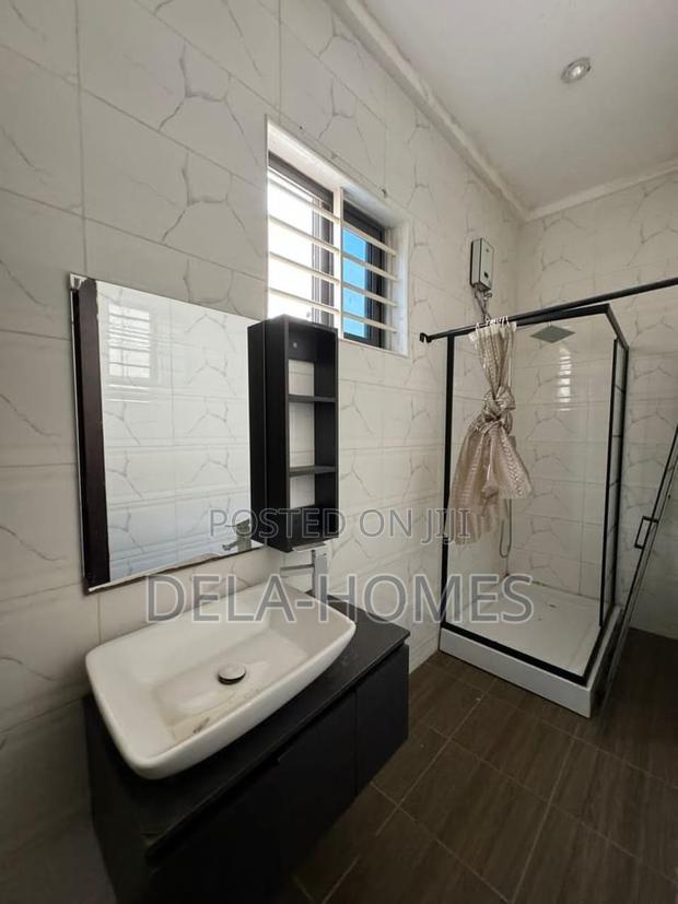 Three Bedroom Self Compond for Rent at Ashaley Botwe. · Photo 7