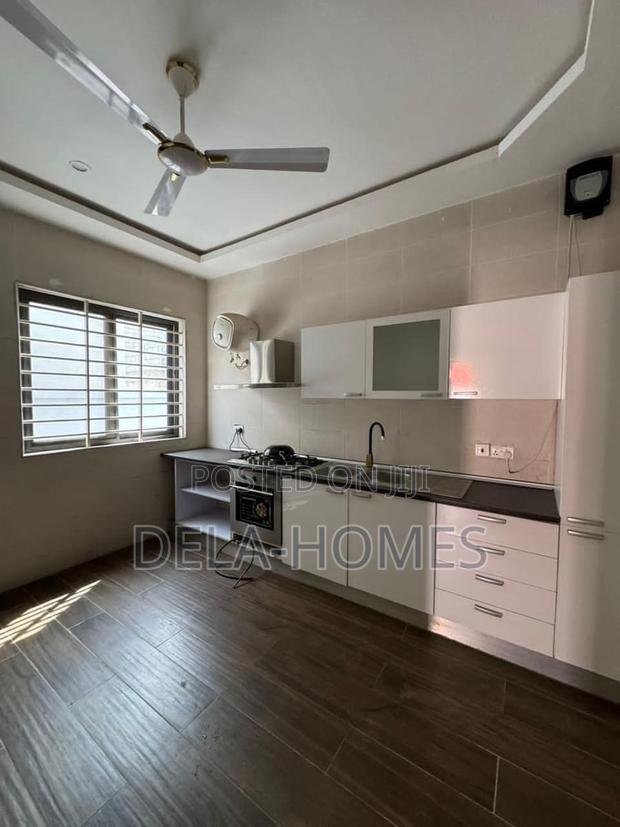 Three Bedroom Self Compond for Rent at Ashaley Botwe. · Photo 6