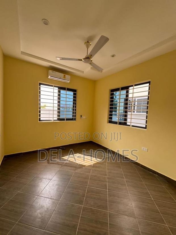 Three Bedroom Self Compond for Rent at Ashaley Botwe. · Photo 5