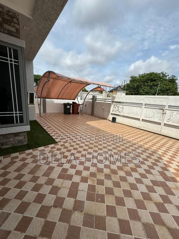 Three Bedroom Self Compond for Rent at Ashaley Botwe. · Photo 8
