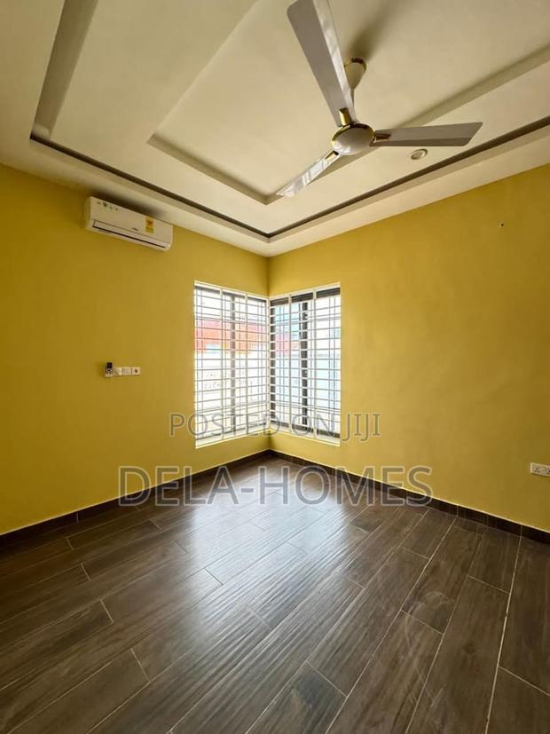 Three Bedroom Self Compond for Rent at Ashaley Botwe. · Photo 4