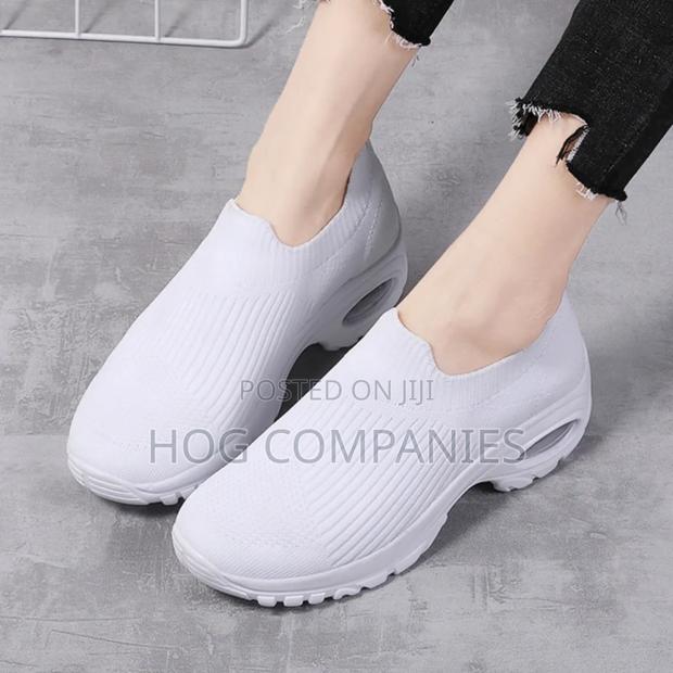 Casual Breathable Sneakers Sports Gym Smart Shoes- Fast Delivery · Photo 4