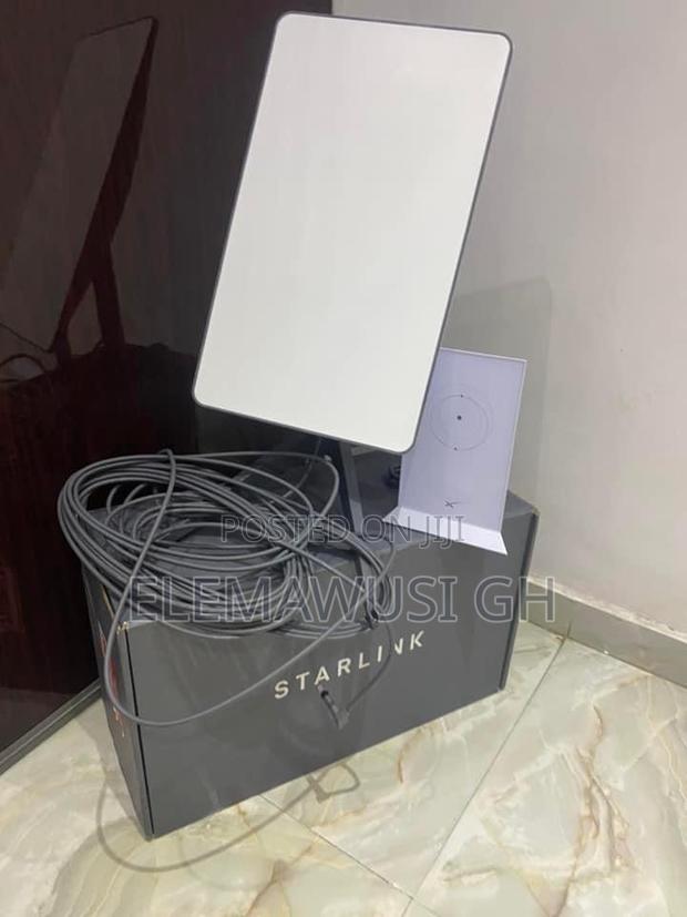 Starlink V2 Standard Satellite Dish Kit With Router · Photo 2