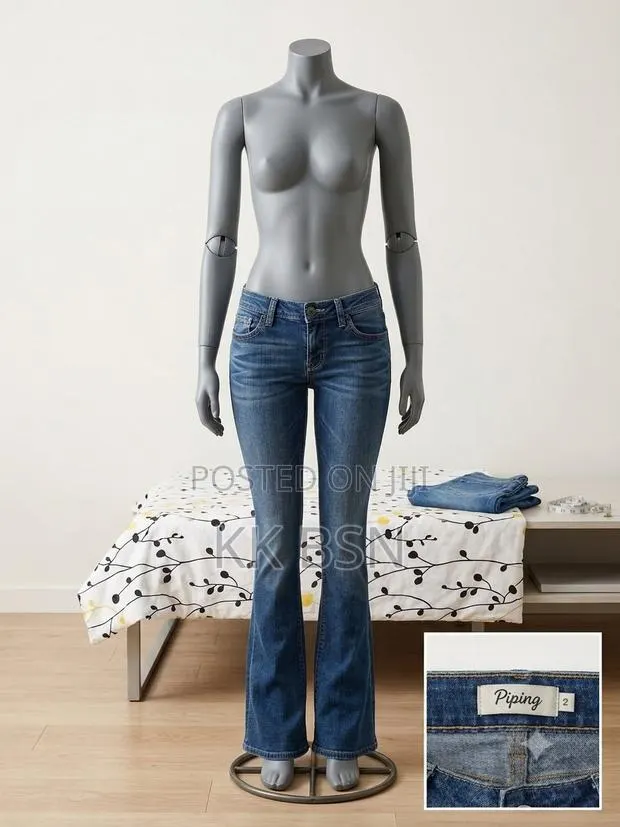 Blue Jeans Y2K · Photo 1