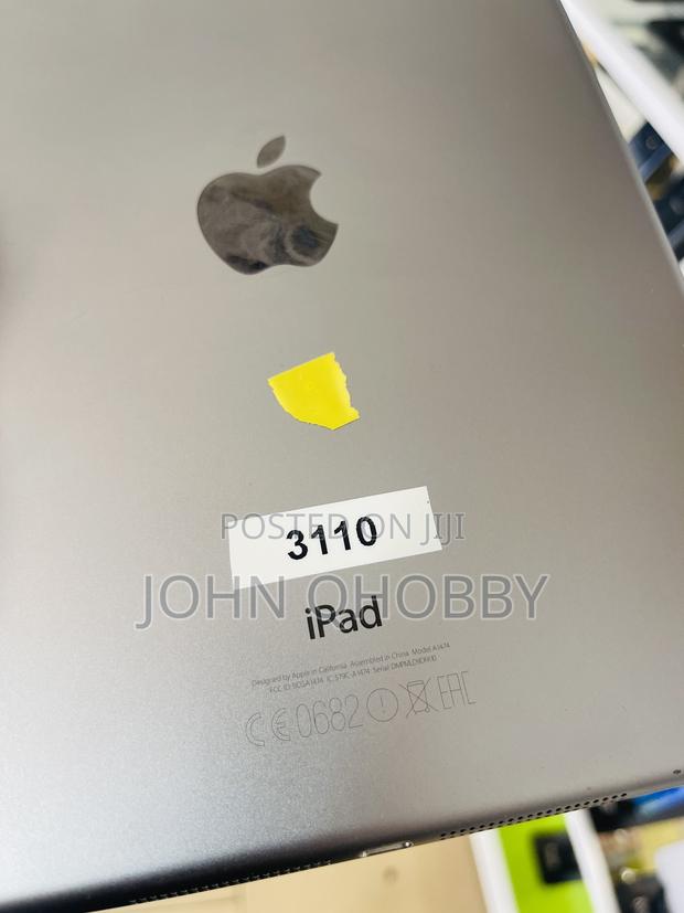 Apple iPad Air 16 GB Gray · Photo 8
