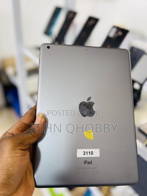 Apple iPad Air 16 GB Gray · Photo 7
