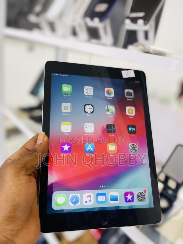 Apple iPad Air 16 GB Gray · Photo 3