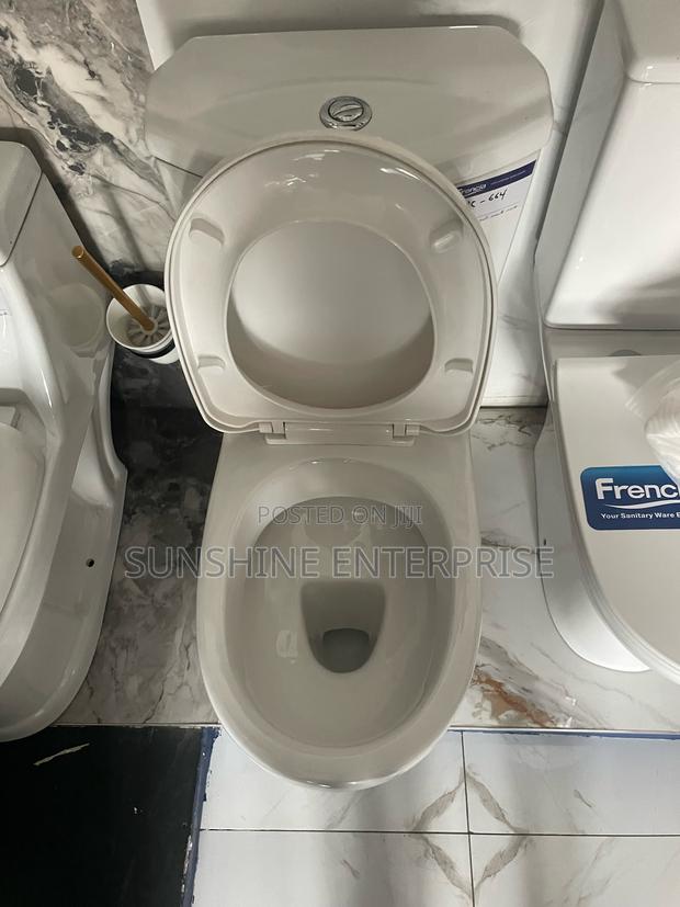 Water Closet, Frencia Big Tank , Press Top · Photo 2