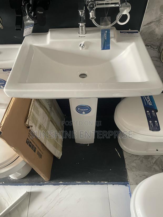 Frencia Wash Hand Basin, Square in Shape · Photo 2