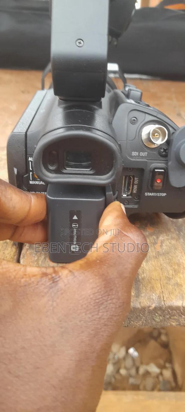 Sony PXW-X70 Sdi Hdmi Camcorder for Rent · Photo 2