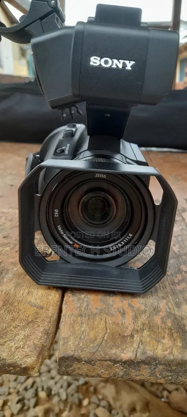 Sony PXW-X70 Sdi Hdmi Camcorder for Rent · Photo 3