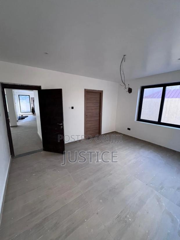 6bdrm Duplex in Abc Achimota for sale · Photo 3