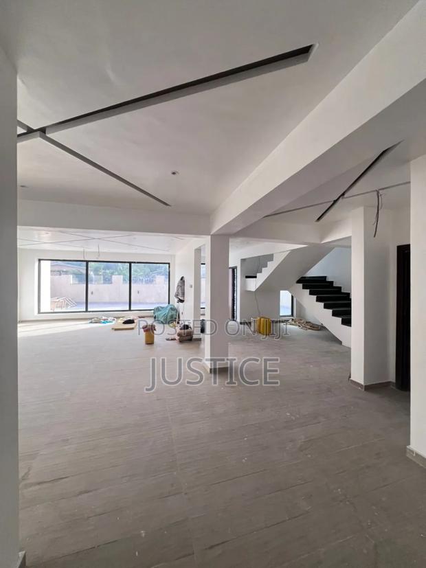 6bdrm Duplex in Abc Achimota for sale · Photo 4