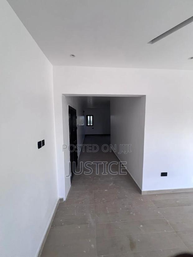 6bdrm Duplex in Abc Achimota for sale · Photo 5